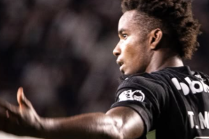 1355405370-thiago-mendes-vasco
