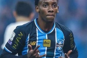 1824506504-2026-gremio-porto-atacante-gabriel-mec-vendido