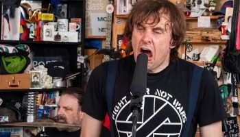 1965199825-napalm-death-detonando-o-tiny-desk