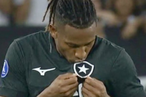 1989904952-danilo-botafogo