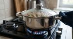 2014843406-pot-on-lit-burner