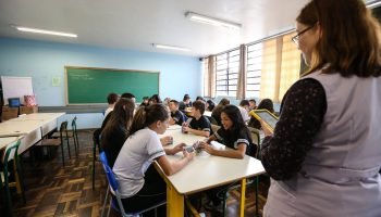 Estado empoça 224 novos professores para reforçar rede estadual na volta às aulas