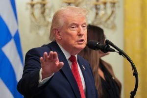 2026-03-26T203223Z_1742592697_RC2KCKAT8HT1_RTRMADP_3_USA-TRUMP-copiar-300x200-1