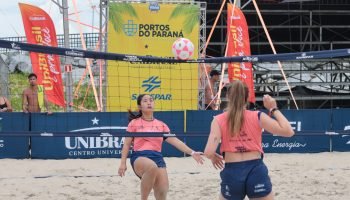 Torneio Elas por Elas traz protagonismo feminino ao futevôlei em Caiobá