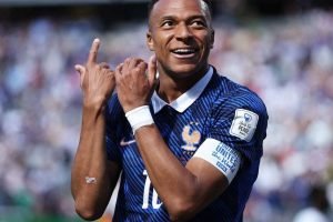 365890088-france-v-senegal-group-i-fifa-wo-1-1