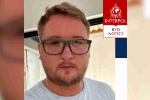 3a651c8bab69192ae8377334900b73c856f4a327