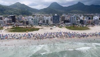 Temperaturas acima de 30°C e chuvas marcam fim de semana no Litoral