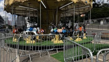 Carrossel de Natal Ilumina o Centro de Guarapuava