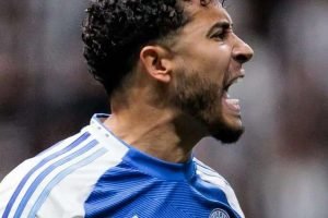 725422823-2026-cruzeiro-internacional-lateral-direito-william