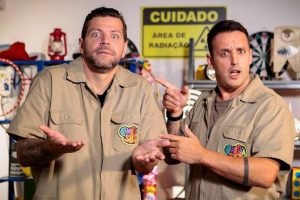 734979719-victor-sarro-comemora-sucesso-do-39-comedia-sbt-39-aos-domingos
