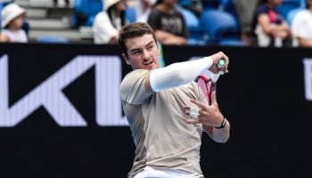 João Fonseca em ação durante o ATP 250 de Buenos Aires — Foto: Reprodução / @joa