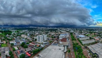 Chuva anuncia chegada de 2026 e sol domina fim de semana em Cascavel