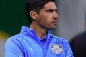 820939958-abel-ferreira-tecnico-do-palmeiras-1