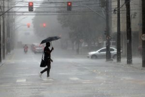 Alerta-tempestade-Inmet-Parana-Gilson-Abreu-AEN