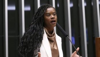 Carol-Dartora-Camara-Divulgacao-Carol-Dartora