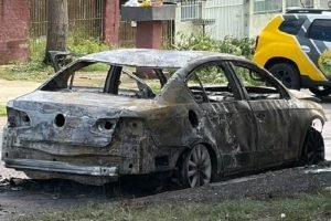 Carro-queimado-no-Boqueir.jpg