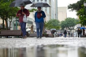 Chuva-em-Curitiba.jpg