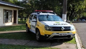Avô cai em rio com neta de 5 anos no colo e morre afogado