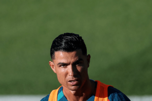 Cristiano Ronaldo durante treinamento de Portugal — Foto: Cristiano Ronaldo dura