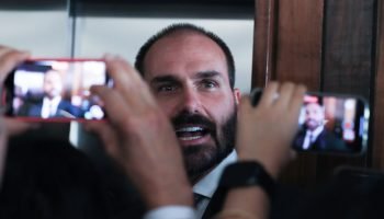 PF determina retorno imediato de Eduardo Bolsonaro ao cargo de escrivão