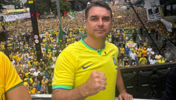 Flavio-Bolsonaro-colete-a-prova-de-balas
