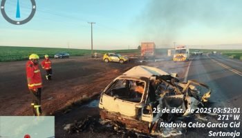 Motorista morre carbonizado após colisão frontal com caminhão na PR-323