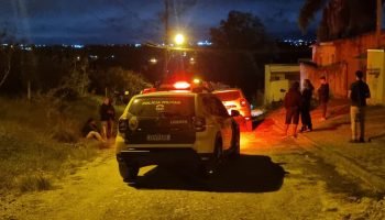 Homem morre após 15 tiros enquanto jogava sinuca em bar na região de Colombo