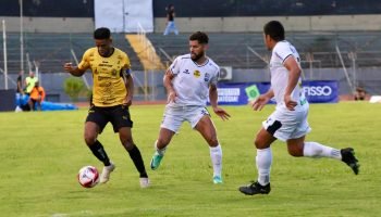 FC Cascavel vence Galo Maringá e conquista primeira vitória no Paranaense