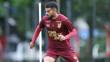 Athletico reduz busca por reforços após contratar quatro jogadores
