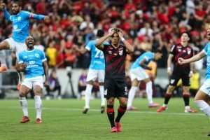 Joao-Cruz-perde-penalti-em-Athletico-x-Londrina-960x540-1