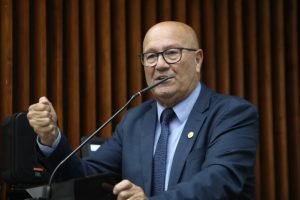 O deputado estadual Luiz Claudio Romanelli na Assembleia Legislativa do Paraná (