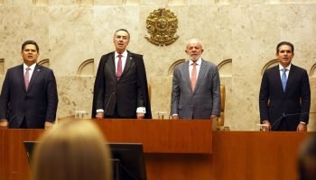 Lula aprova reajuste de 8% para servidores do Judiciário em 2026