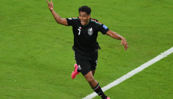 Luis Romo marca e garante a vitória e a classificação do México para o mata-mata