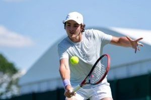 O-tenista-brasileiro-Joao-Fonseca-em-Wimbledon-300x212-1