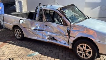 Ônibus e Saveiro colidem, resultando em morte no centro de Cascavel
