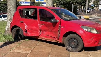 Cascavel registra colisão que feriu idosos no centro, veículos danificados