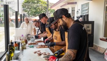 Casa do Manu abre domingos de verão com American BBQ