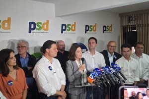 Cristina Graeml, candidata ao Senado pelo PSD durante anúncio ao lado de Ratinho Júnior e Sandro Alex (Foto: Ascom/CG)