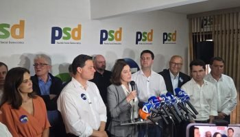 Cristina Graeml, candidata ao Senado pelo PSD durante anúncio ao lado de Ratinho Júnior e Sandro Alex (Foto: Ascom/CG)