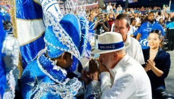 academicos-niteroi-lula-1068x601jpgoptimal-768x432-1