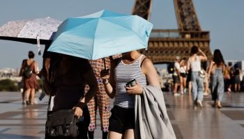 afp__20250630__64c783t__v1__midres__franceweatherclimateenvironmentheatwave
