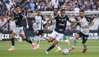 Corinthians e Botafogo empatam em jogo disputado no Brasileirão