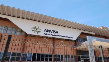 Anvisa suspende venda de fórmulas infantis da Nestlé por risco de toxina