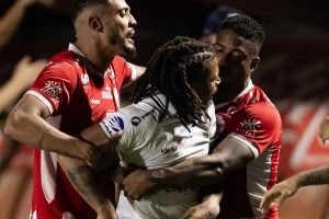 berto-operario-vila-nova-racismo