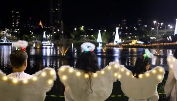Coral dos Anjos emociona Guarapuava em noite iluminada por drones no Parque do Lago