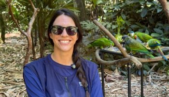 Visita guiada Pumuckl aprofunda conexão com Parque das Aves em Foz do Iguaçu