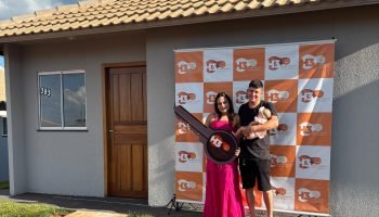 199 famílias recebem chaves da casa própria em Apucarana, Assis Chateaubriand e Cambará