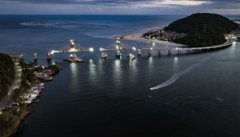 Paraná exibe espetáculo histórico na Ponte de Guaratuba na virada do ano