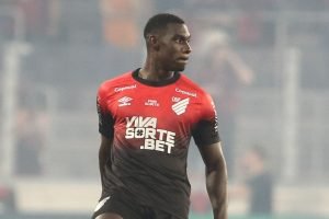 carlos-teran-negocia-athletico