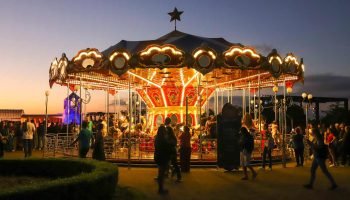 Carrossel do Parque Tanguá permanece em funcionamento até 13 de janeiro